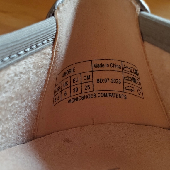 New Vionic Amorie Flats - Picture 6 of 7